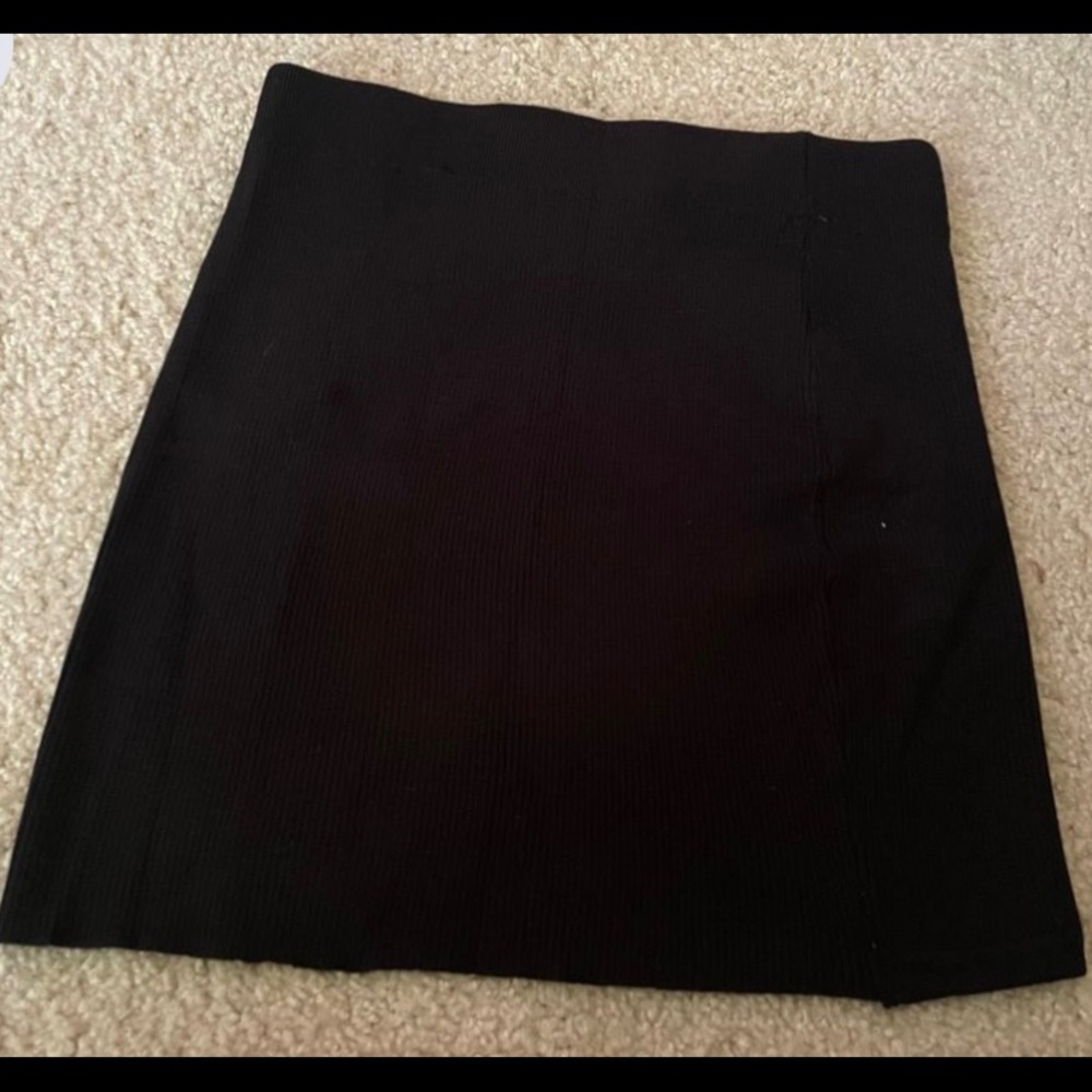 Black button - Picture 2 of 2
